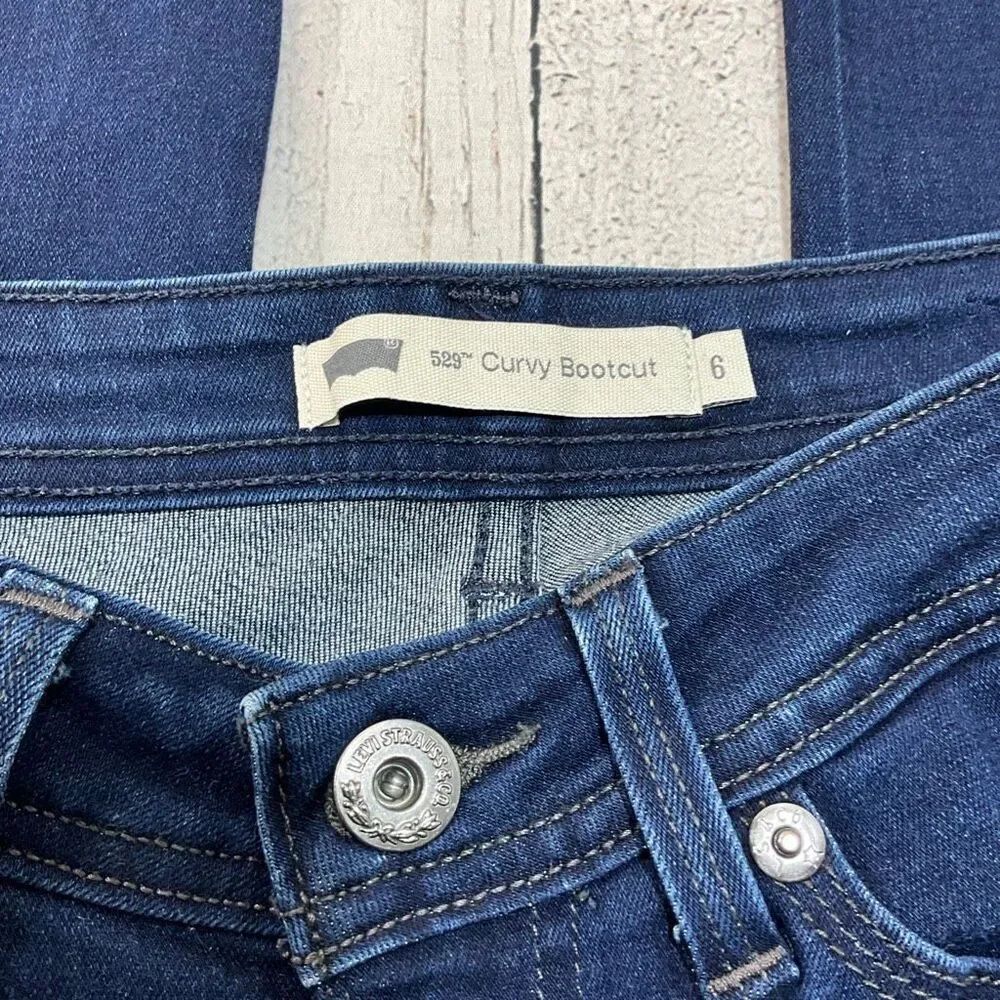 LEVI’S Curvy Bootcut Jeans - Picture 3 of 6